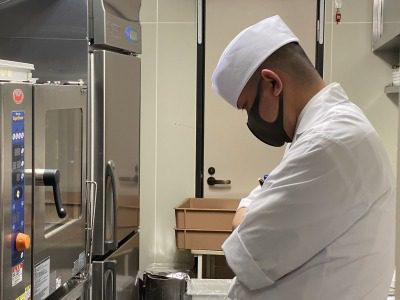 　　　　☆　　　　料理長　…　　　　☆